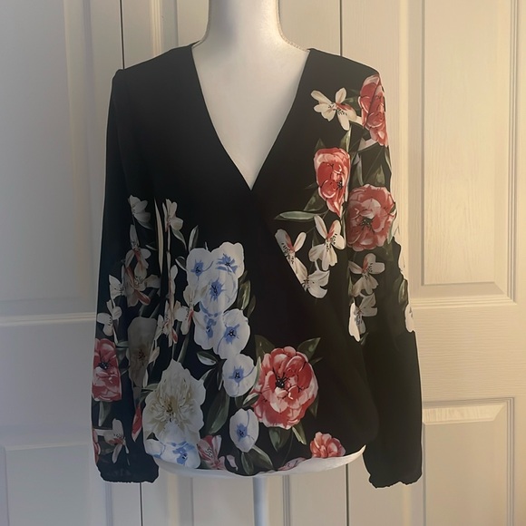 INC International Concepts Tops - INC International Concepts Women SZ XS Long Sleeve Elastic Waist Floral Top